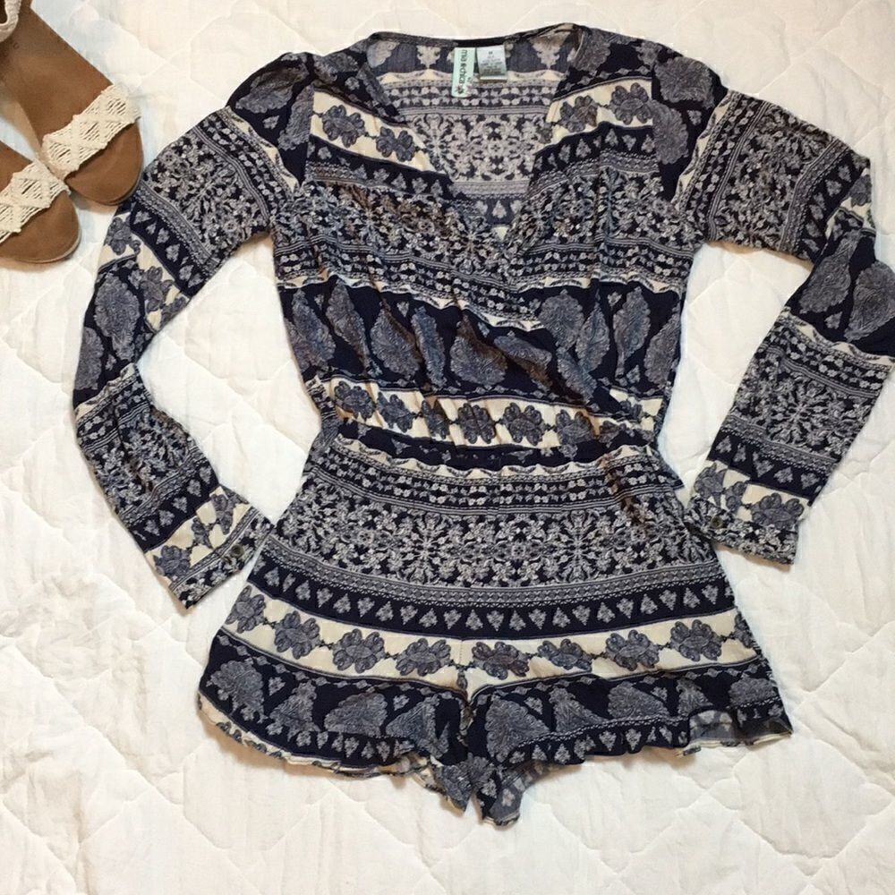 Mia Chica | Dark Blue Print V Neck Romper | M
